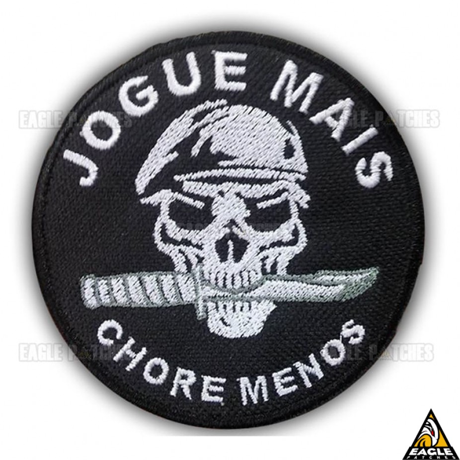 Patch Bordado Jogue Mais Chore Menos